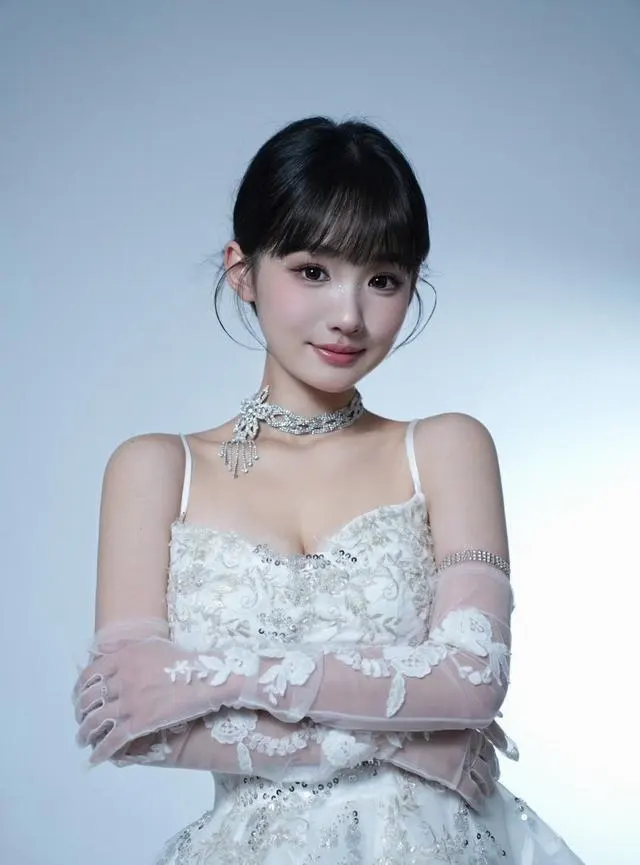 贾翼瑄获爱奇艺微剧盛典年度进取演员，签约S级长视频网剧 | 资讯配图