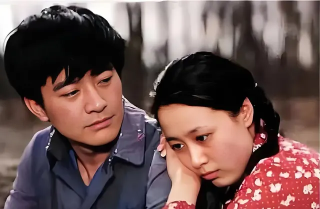 北京国际电影节重聚《庐山恋》《人生》主演，周里京吴玉芳张瑜郭凯敏四人同框 | 情报图